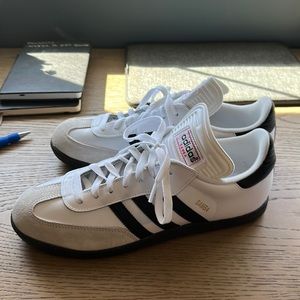 Unworn, Adidas samba, black sole